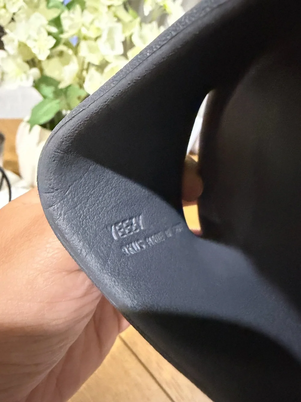 Yeezy Kids Slides in Slate Grey Size 9K